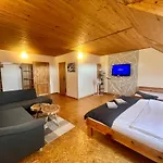 Casa de hóspedes Ruzbasky - Comfort With Private Parking